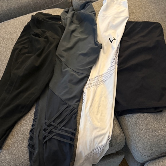 VOGO Athletica Pants - Size Medium Workout Bundle
